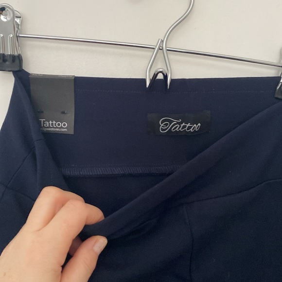 Women’s medium navy legging slimming pant - Picture 2 of 10